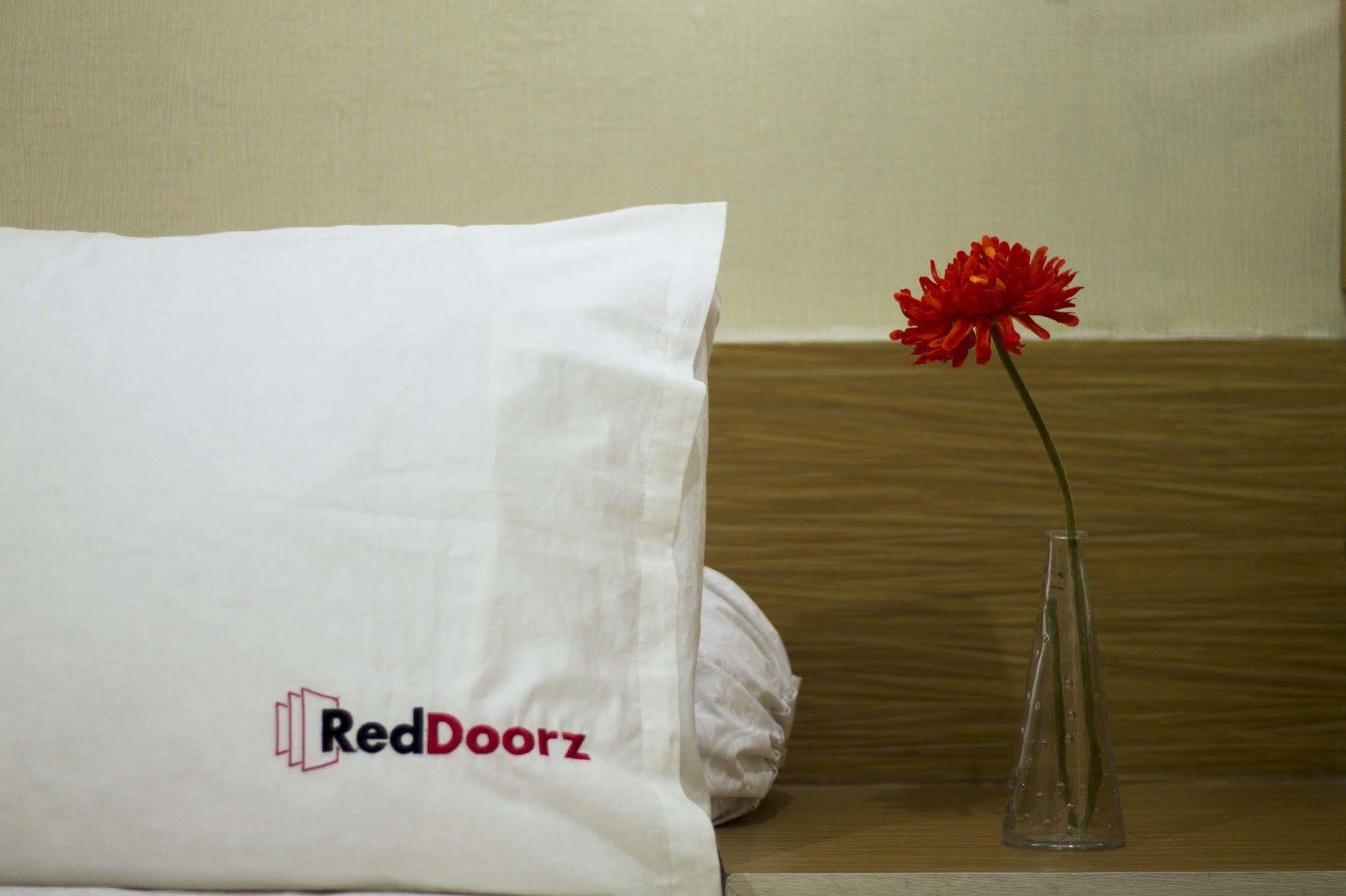 Reddoorz @ Cipete Hotel Jakarta Exterior foto